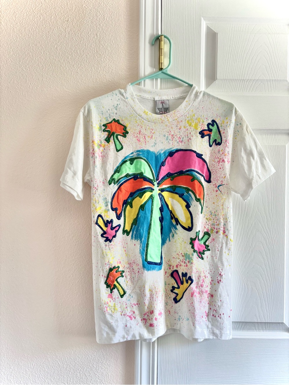 K.W.B.L. Los Angeles Vintage 90s Hand Painted Neon Palm Tree Graphic T-shirt S